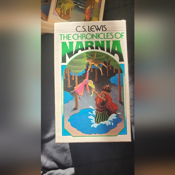 Chronicals of Narnia Vintage 1970's Box set 7 books total - Picture 6 of 7